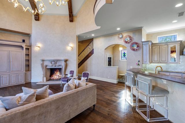 6262 Turner Way, Dallas, TX 75230