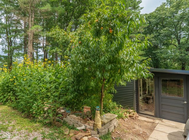 1260 N Lawrence Hollow Drive, Bloomfield, IN 47424