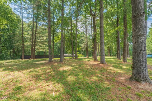 1260 N Lawrence Hollow Drive, Bloomfield, IN 47424