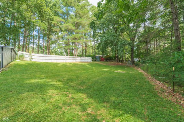 1260 N Lawrence Hollow Drive, Bloomfield, IN 47424