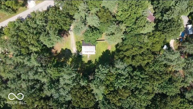 1260 N Lawrence Hollow Drive, Bloomfield, IN 47424
