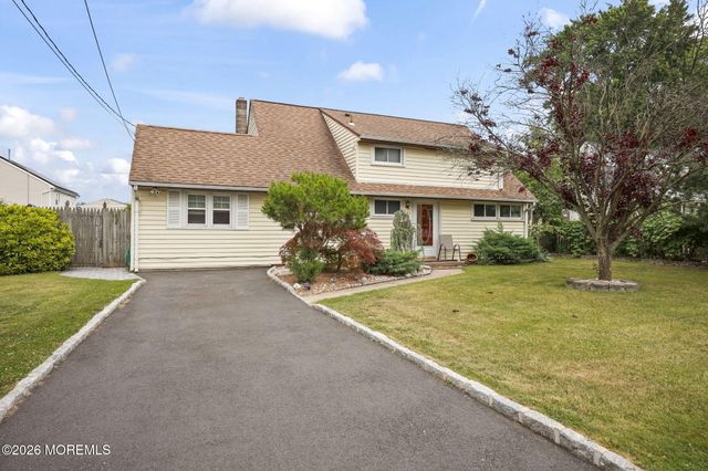4 Farmbrook Drive, Old Bridge, NJ 08857