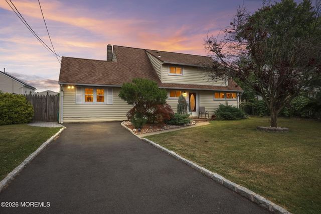 4 Farmbrook Drive, Old Bridge, NJ 08857