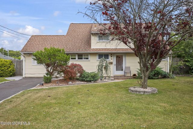 4 Farmbrook Drive, Old Bridge, NJ 08857