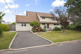 4 Farmbrook Drive, Old Bridge, NJ 08857