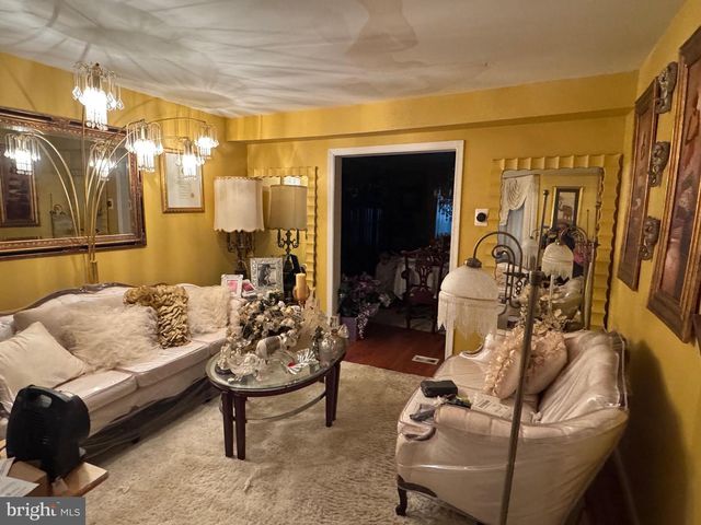 25 W SAXONY DR, New Castle, DE 19720