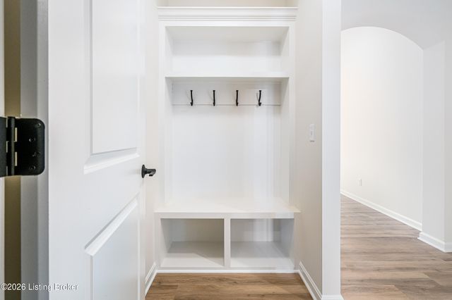 10112 Cedar Valley Ct, Louisville, KY 40291