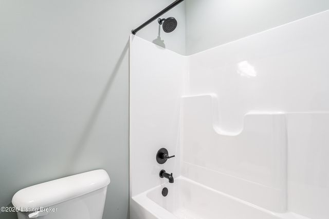 10112 Cedar Valley Ct, Louisville, KY 40291