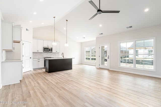 10112 Cedar Valley Ct, Louisville, KY 40291