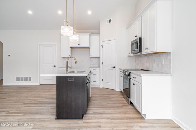 10112 Cedar Valley Ct, Louisville, KY 40291