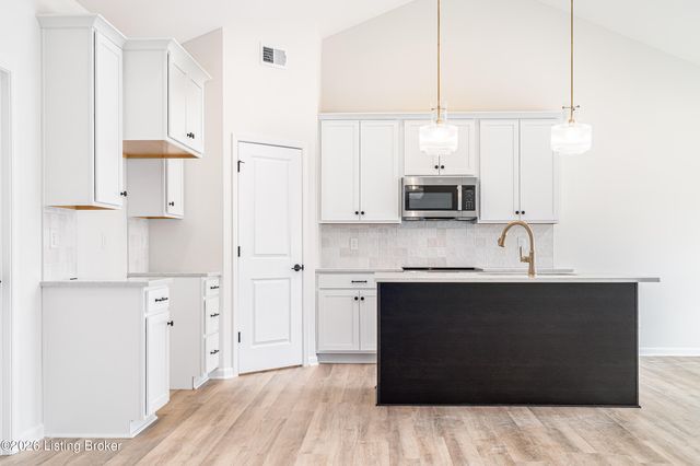 10112 Cedar Valley Ct, Louisville, KY 40291