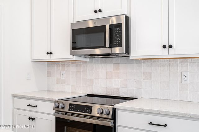 10112 Cedar Valley Ct, Louisville, KY 40291