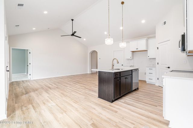 10112 Cedar Valley Ct, Louisville, KY 40291