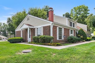 60 Bright Oaks Circle 1, Cary, IL 60013