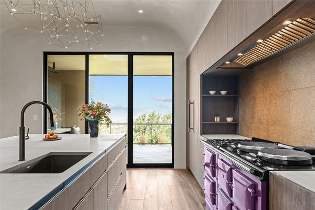 25 Lodge Circle, Santa Fe, NM 87506