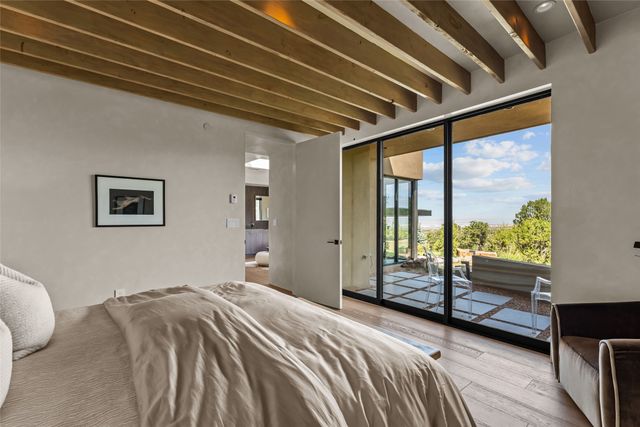 25 Lodge Circle, Santa Fe, NM 87506