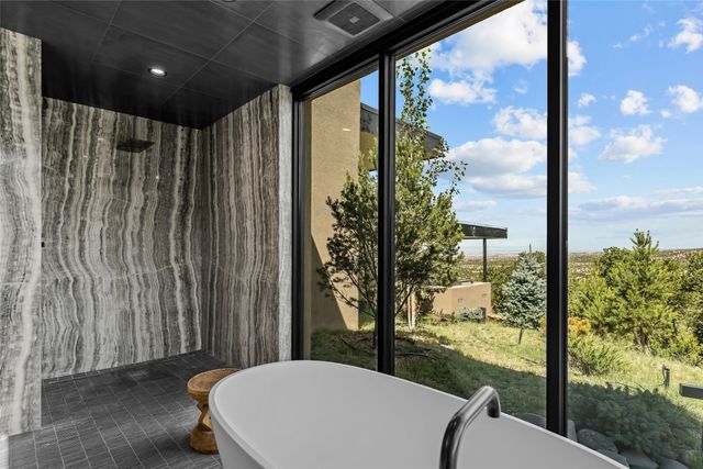 25 Lodge Circle, Santa Fe, NM 87506