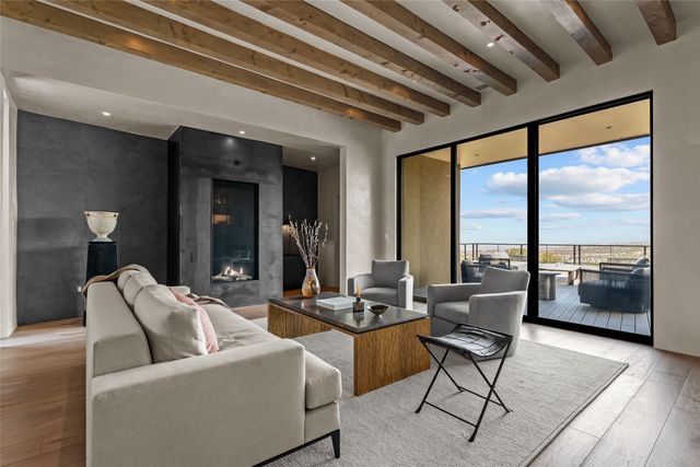 25 Lodge Circle, Santa Fe, NM 87506
