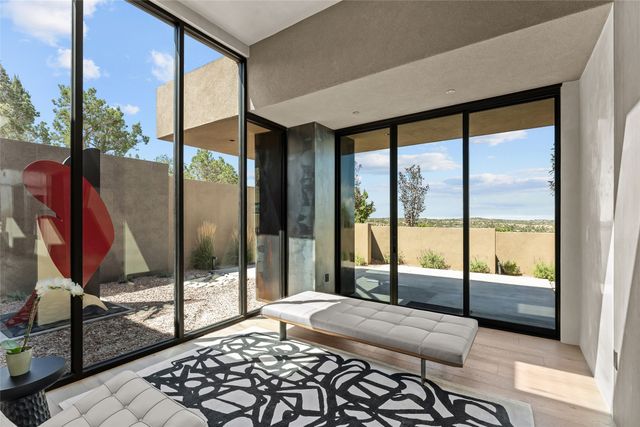 25 Lodge Circle, Santa Fe, NM 87506