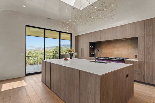 25 Lodge Circle, Santa Fe, NM 87506