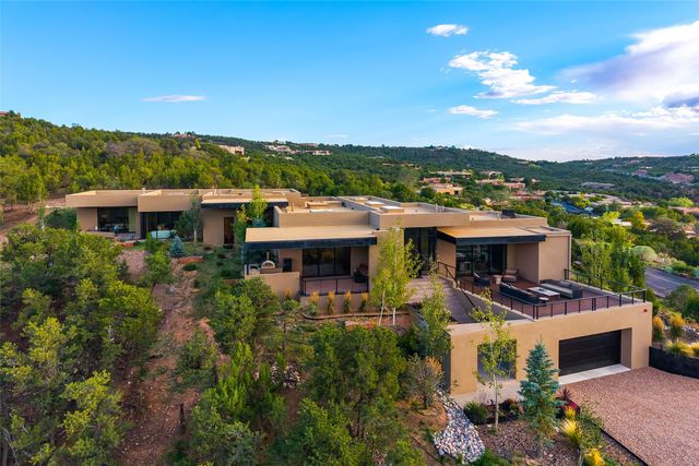 25 Lodge Circle, Santa Fe, NM 87506