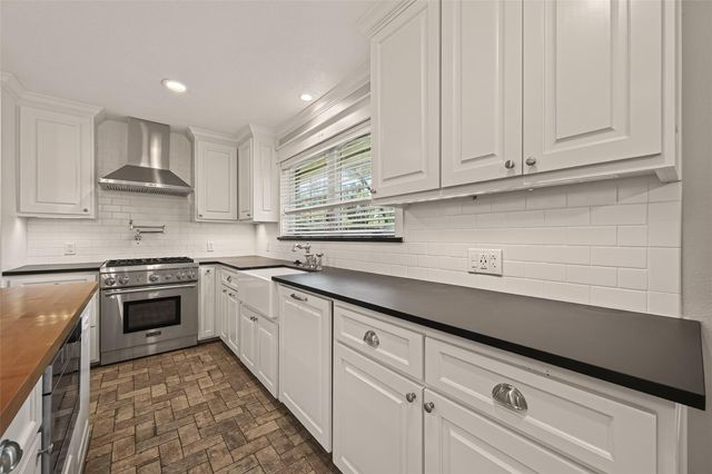 5107 Poinciana Drive, Houston, TX 77092