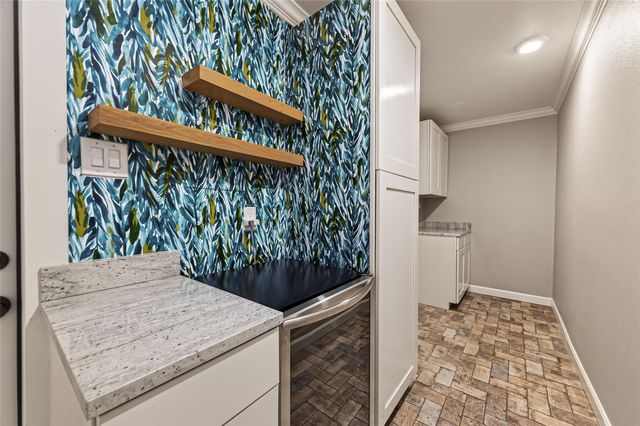 5107 Poinciana Drive, Houston, TX 77092