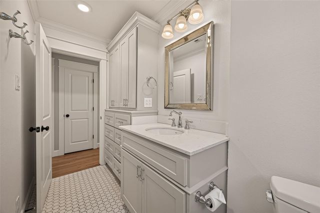 5107 Poinciana Drive, Houston, TX 77092