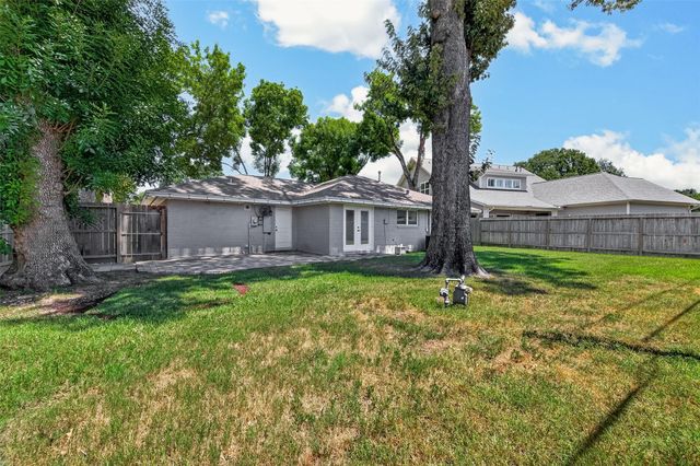 5107 Poinciana Drive, Houston, TX 77092
