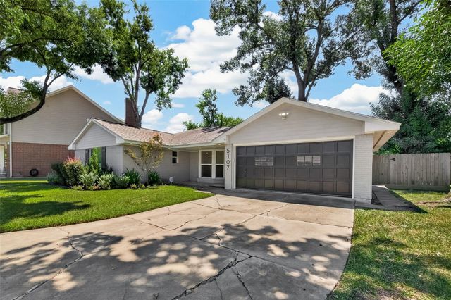 5107 Poinciana Drive, Houston, TX 77092