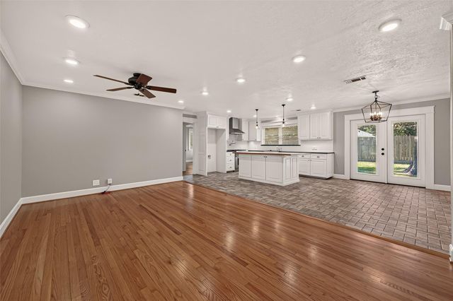 5107 Poinciana Drive, Houston, TX 77092