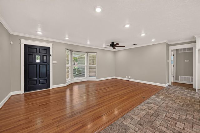 5107 Poinciana Drive, Houston, TX 77092