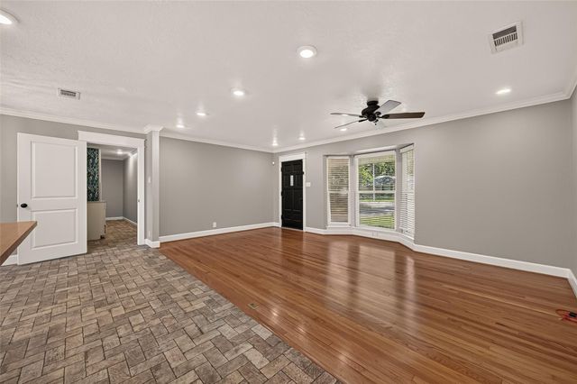 5107 Poinciana Drive, Houston, TX 77092