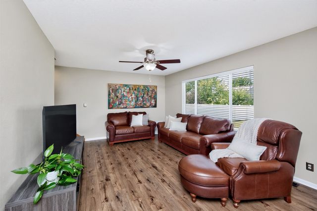 410 SE Cardinal Lane, Waukee, IA 50263