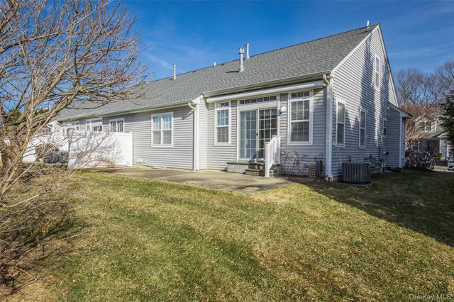 38 Gettysburg Drive, Port Jefferson Station, NY 11776