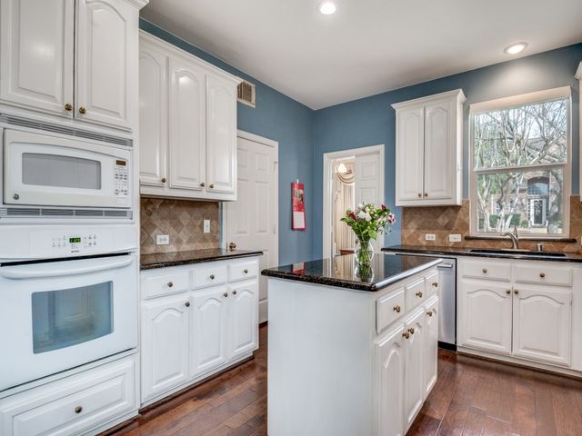 2006 Hillside Drive, Rowlett, TX 75088