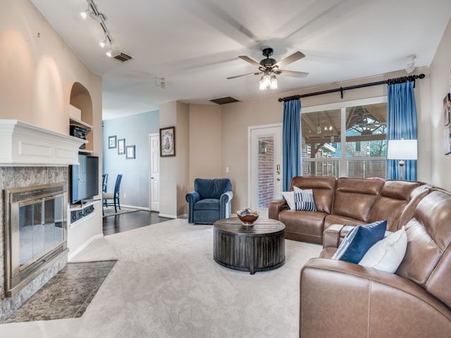 2006 Hillside Drive, Rowlett, TX 75088