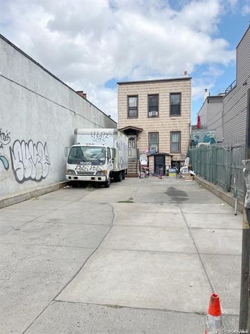122 Kingsland Avenue, Brooklyn, NY 11222