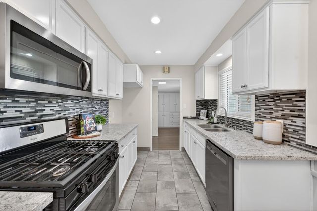 2108 56th Ave, Sacramento, CA 95822