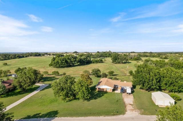 423 County Road 477 Road, Stephenville, TX 76401