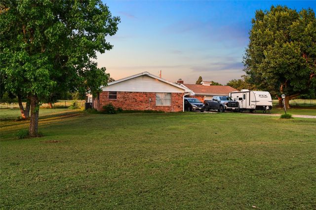 423 County Road 477 Road, Stephenville, TX 76401