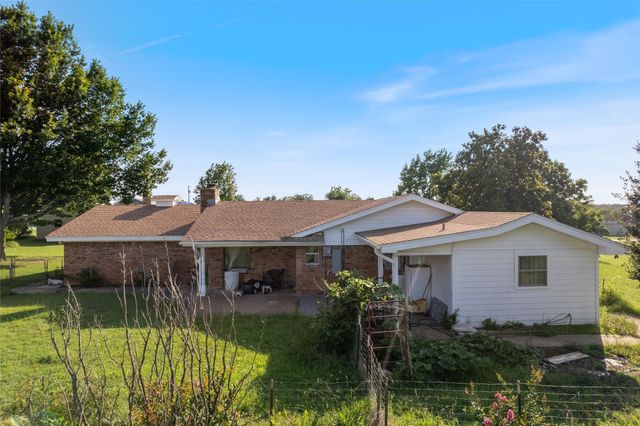 423 County Road 477 Road, Stephenville, TX 76401