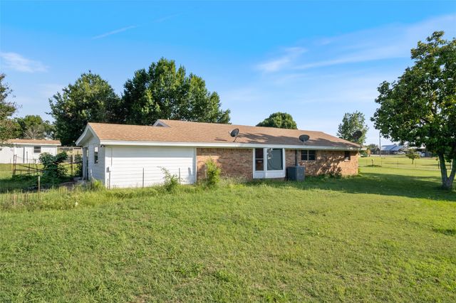 423 County Road 477 Road, Stephenville, TX 76401