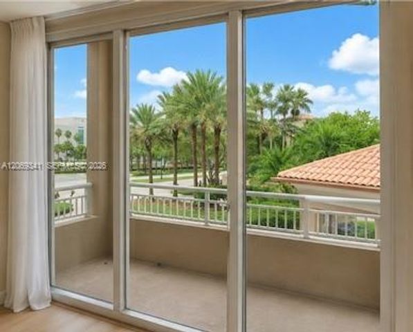19501 W Country Club Drive 210, Aventura, FL 33180