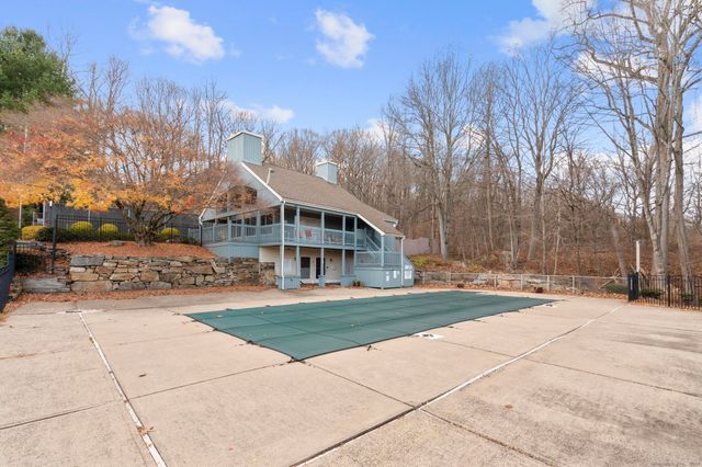 113 Spring Glen 113, Shelton, CT 06484