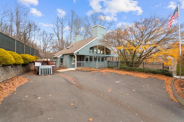 113 Spring Glen 113, Shelton, CT 06484