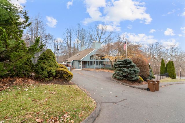 113 Spring Glen 113, Shelton, CT 06484