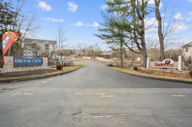 113 Spring Glen 113, Shelton, CT 06484