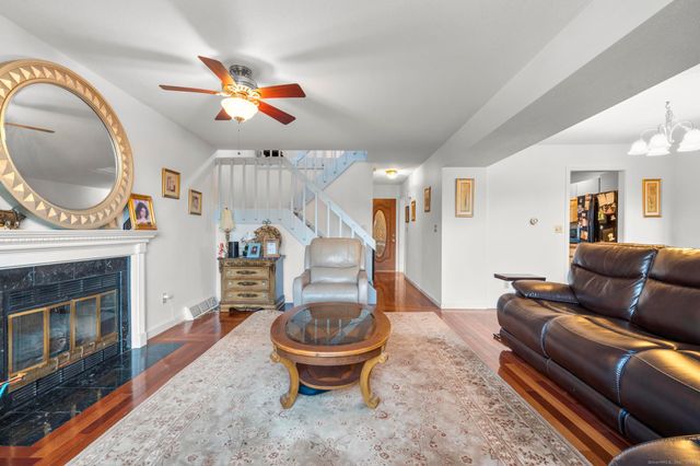 113 Spring Glen 113, Shelton, CT 06484