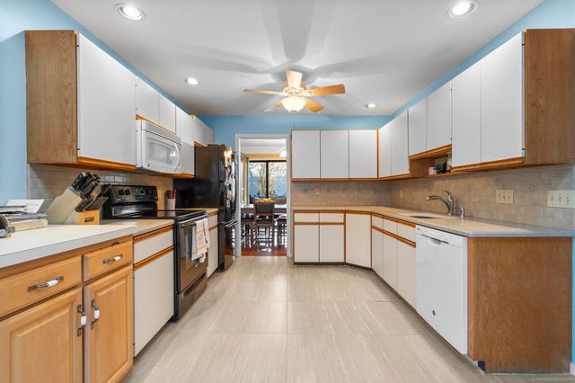 113 Spring Glen 113, Shelton, CT 06484